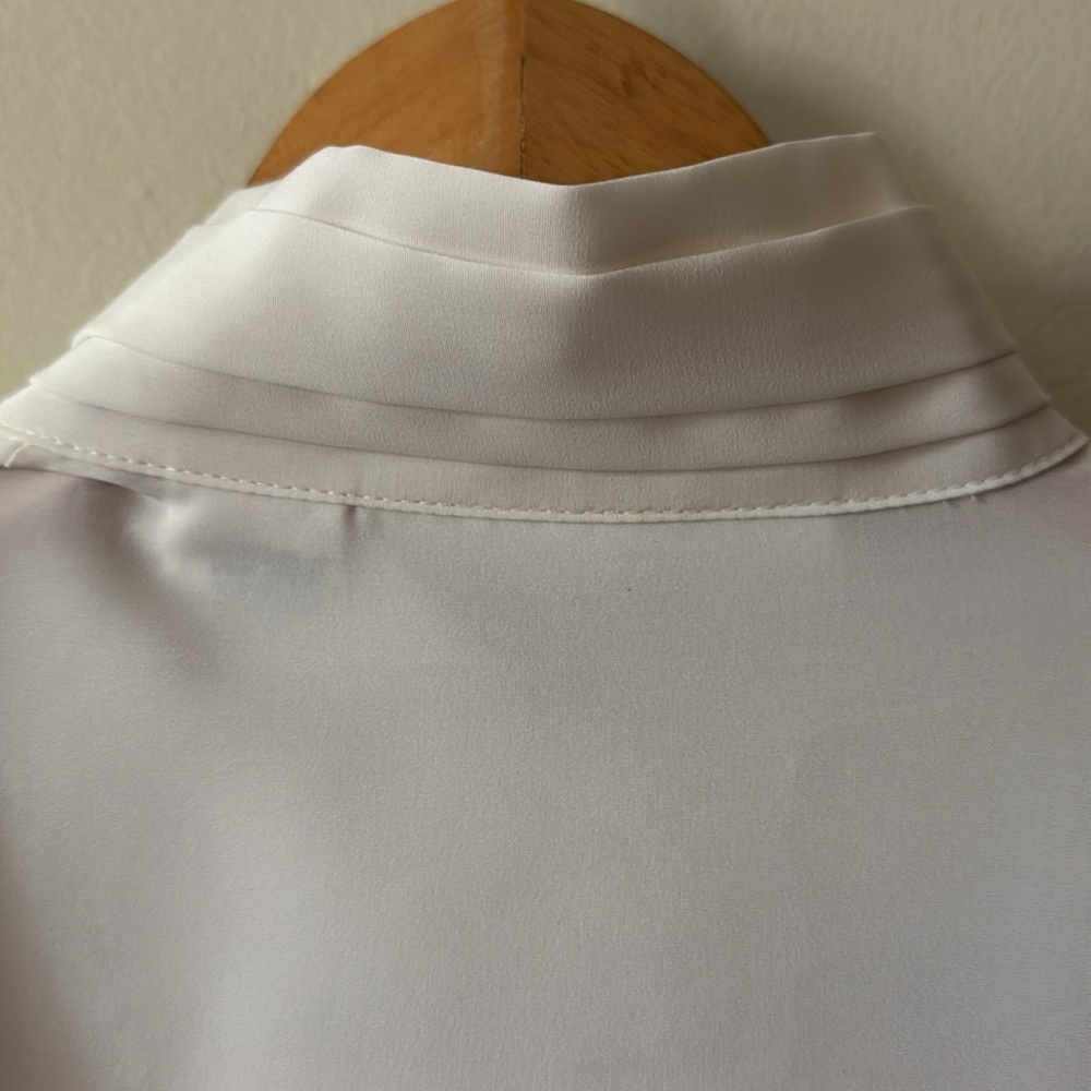 🍦🍨🍦🍨Ivory blouse - Picture 4 of 8